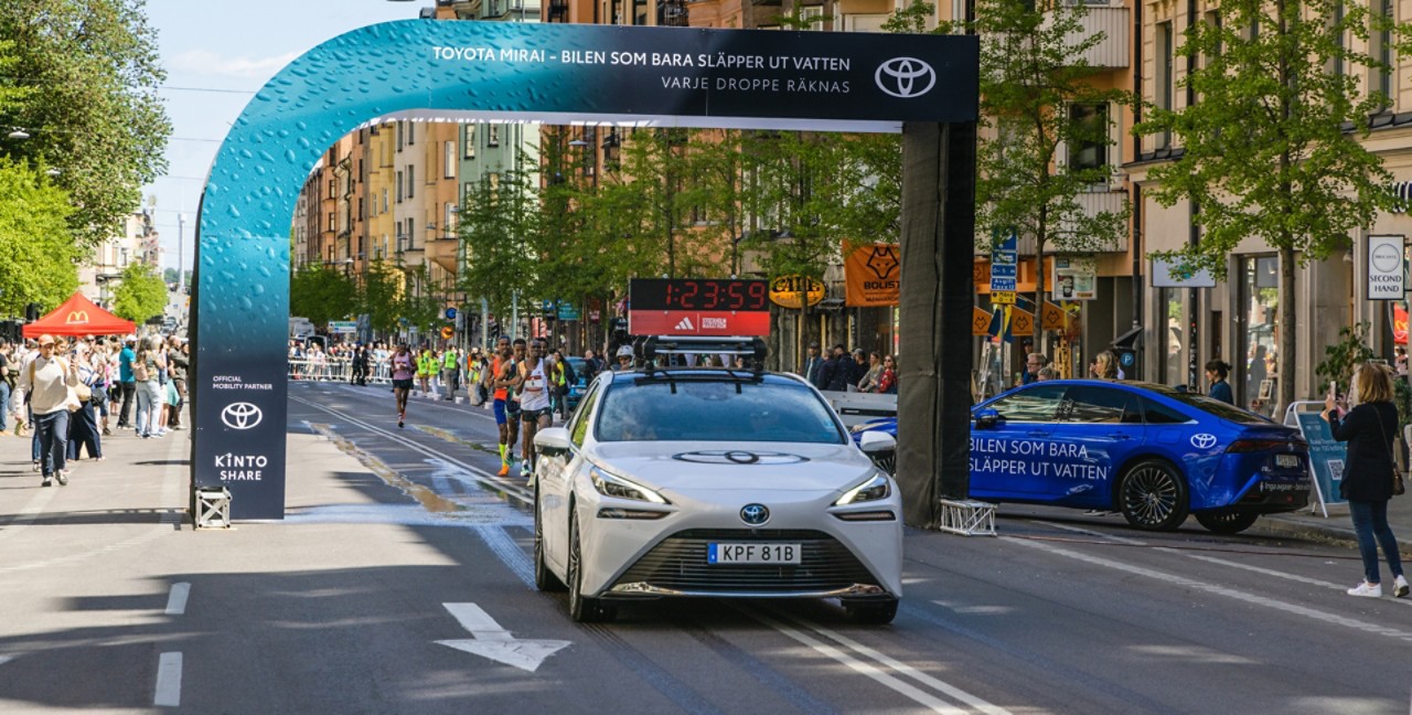 Toyota Mirai leder Stockholm Maraton 2023
